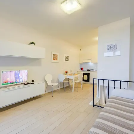 Casa Oleandri With Pool And View - Happy Apartment Toscolano Maderno